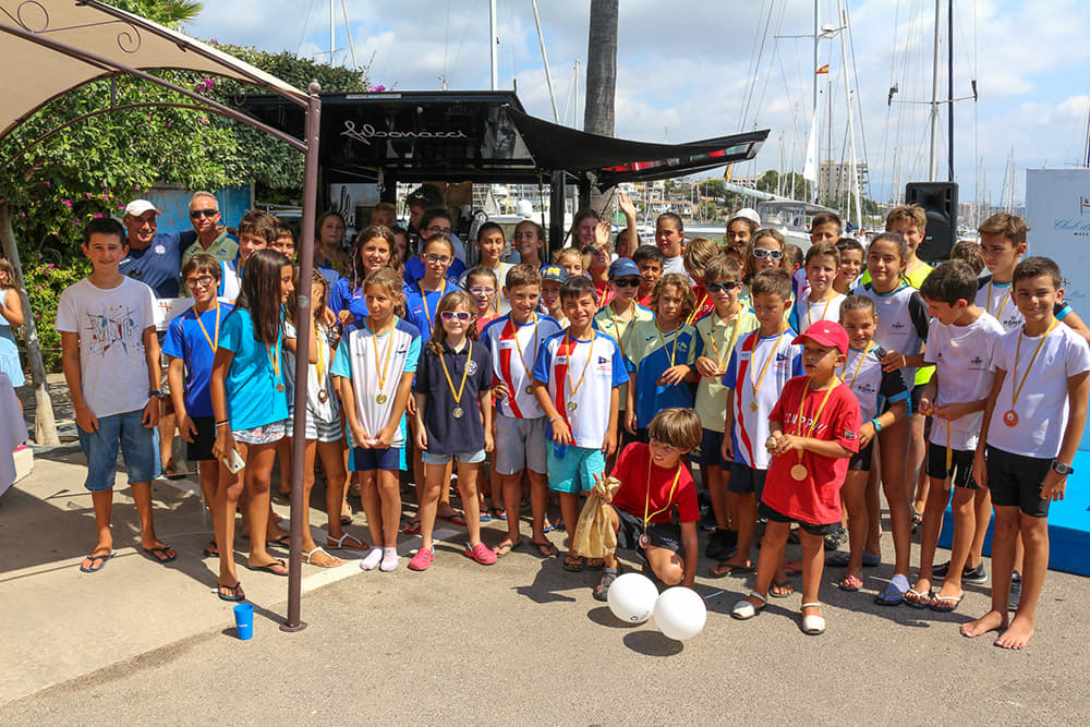 Más de 150 piragüistas en el IV Trofeo Club de Mar Mallorca