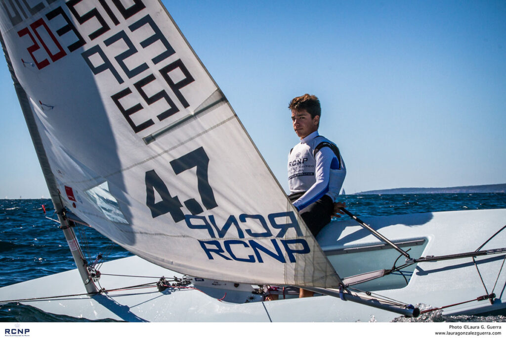 Jordi Lladó, cuarto sub 16 en el mundial de Laser 4.7