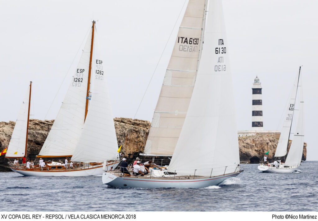 Los líderes no aflojan en la segunda jornada de la Copa del Rey Repsol de Barcos de Época de Mahón