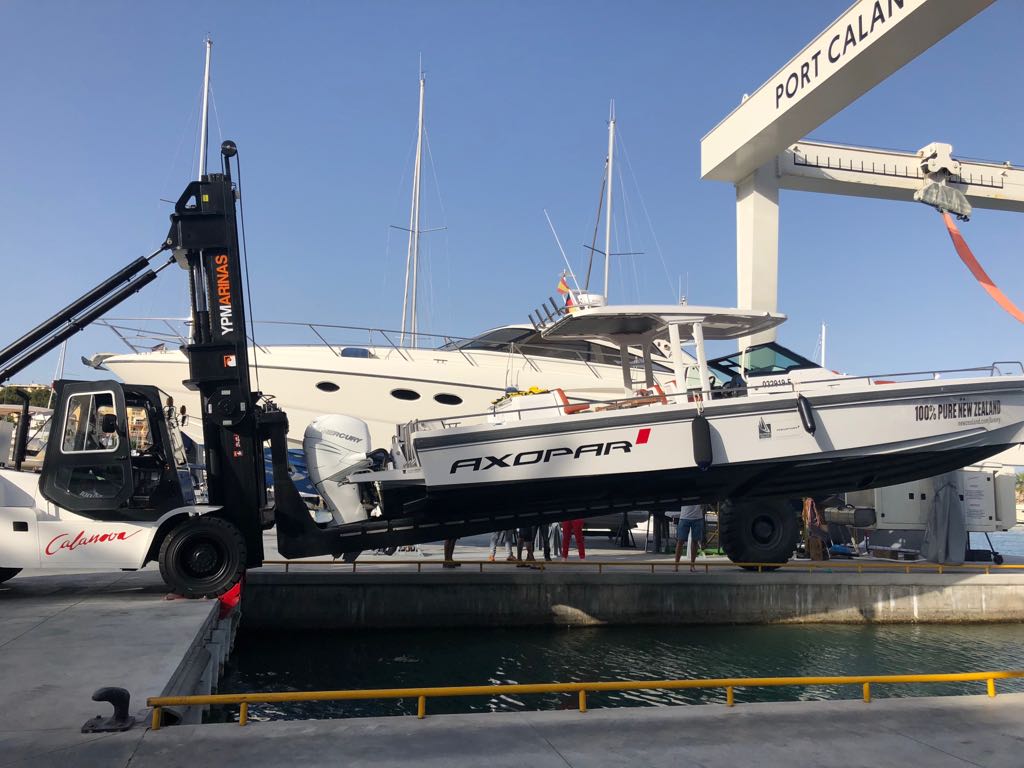 Calanova cuenta con un nuevo equipo de izado de barcos