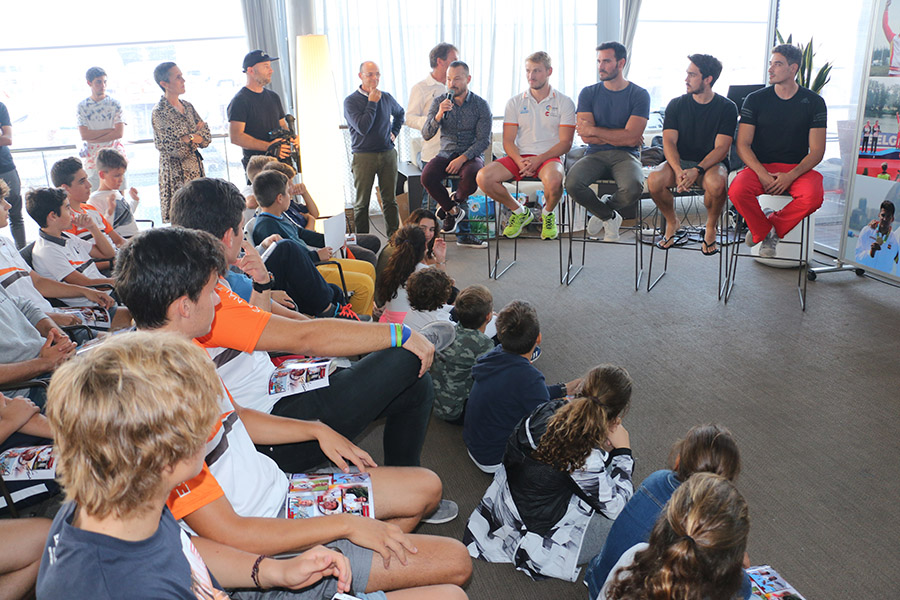 El equipo nacional de Piragüismo se prepara en el CN Sant Antoni