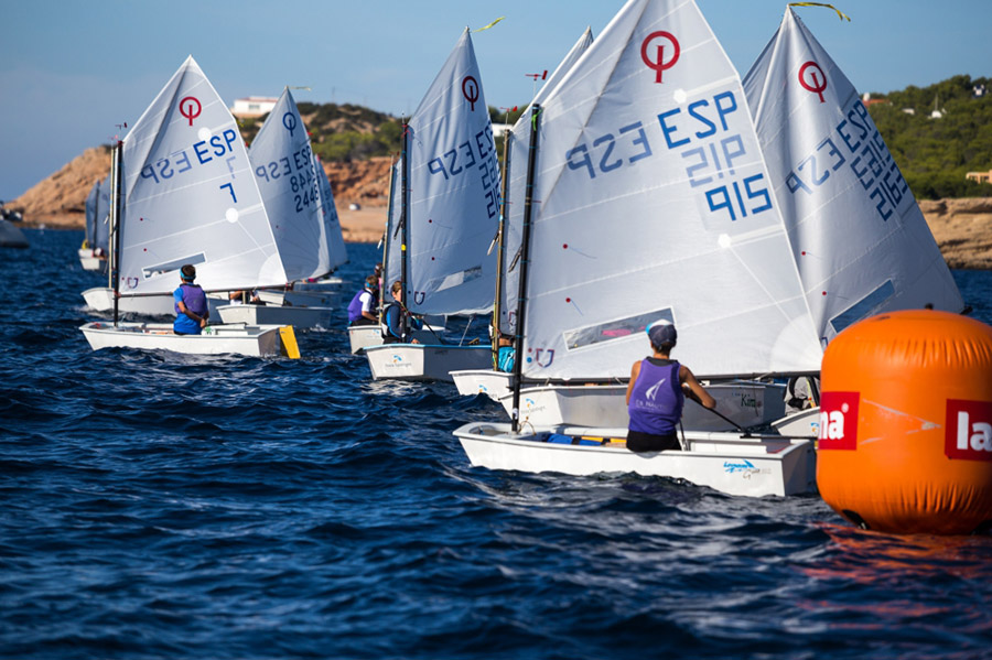 Joan López gana el Pinturas Fiona de las clase Optimist