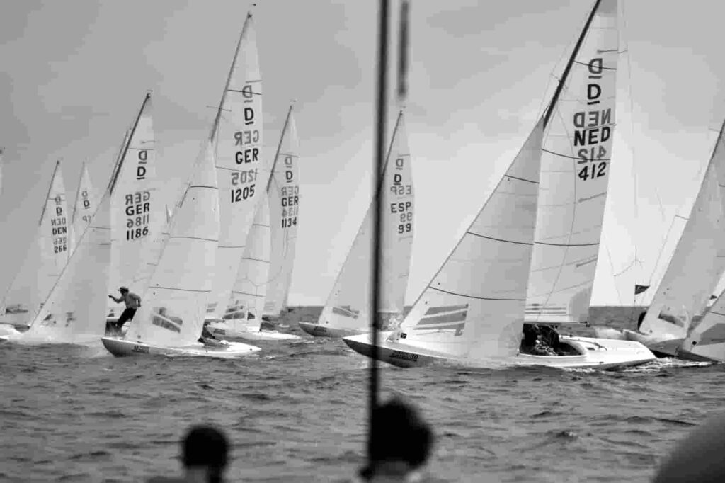 Tres días a pie de mástil