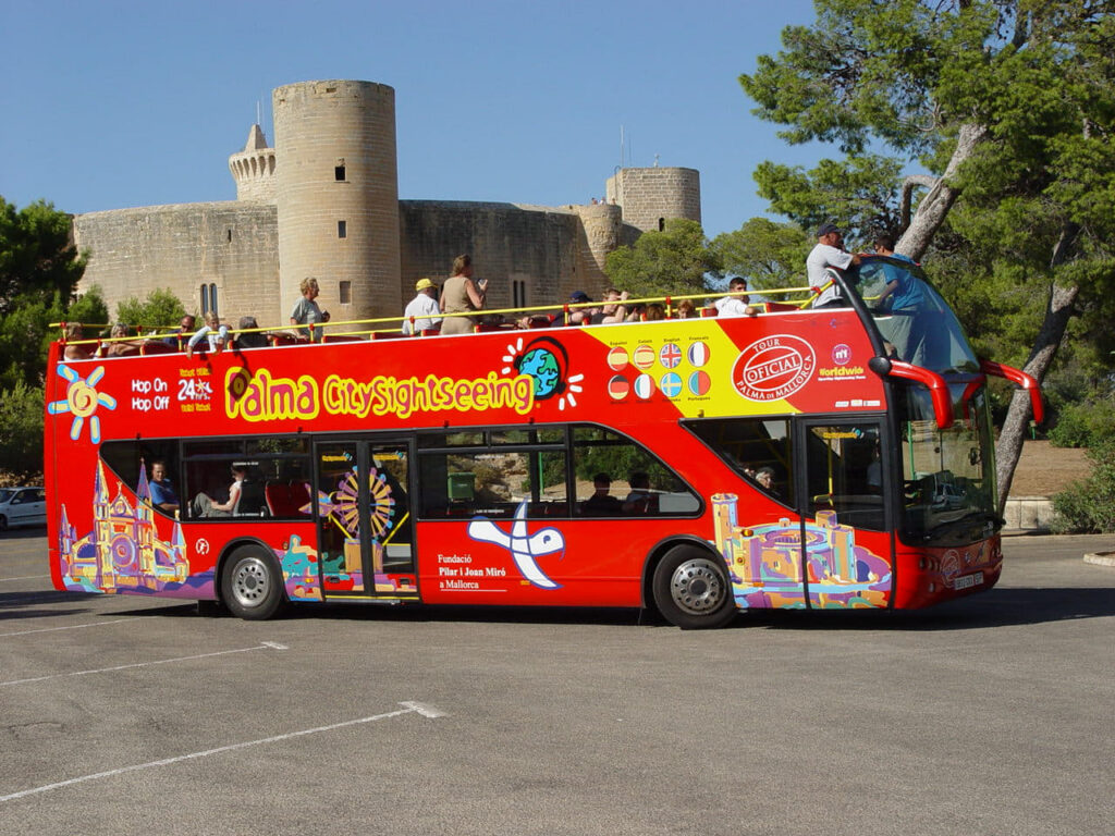 El Trofeo Ciutat de Palma Bufete Frau se sube al autobús de City Sightseeing