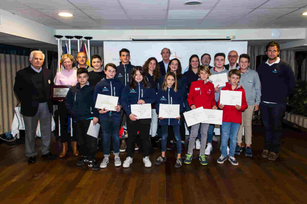 El Club de Mar Mallorca concede seis becas a deportistas