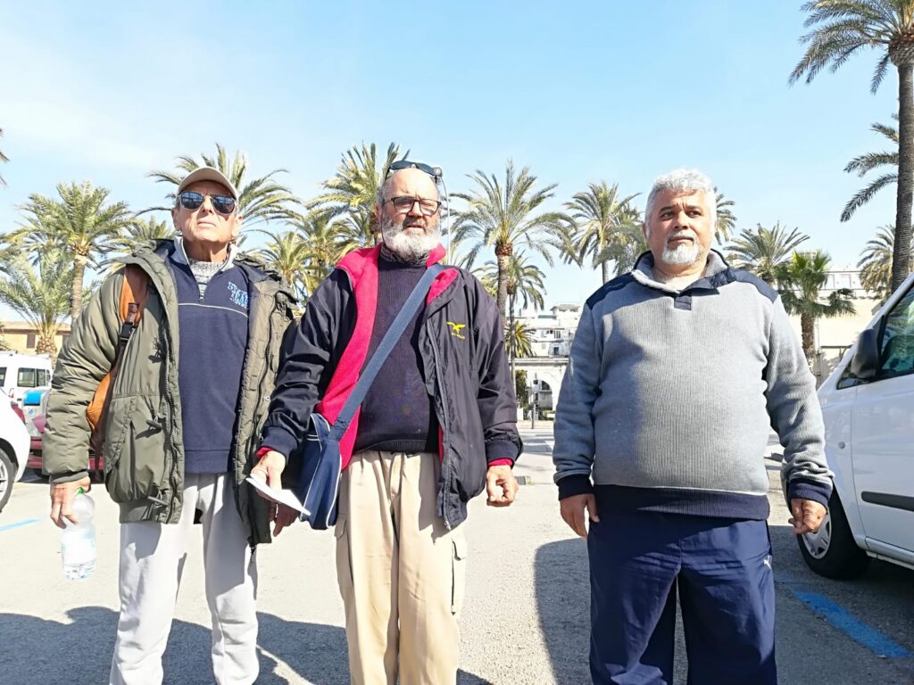 Los tripulantes del Dream Land alegan que un temporal los arrastró hasta Sicilia