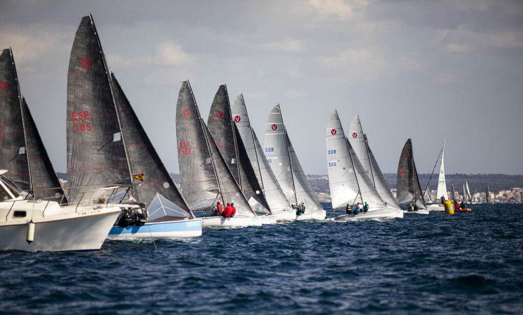 Cruceros y monotipos estrenan el medio siglo del Trofeo Princesa Sofía Iberostar en el RCNP