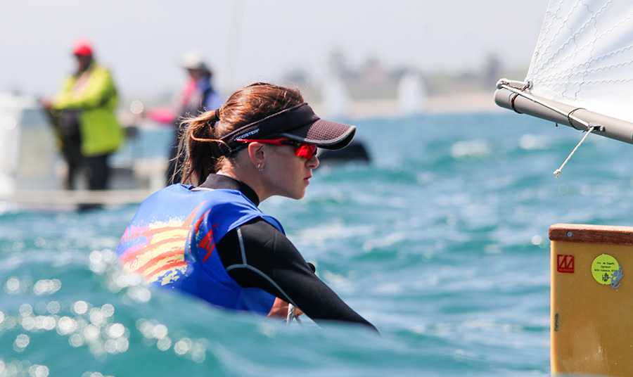Maria Perelló se coloca líder en el arranque del nacional de Optimist
