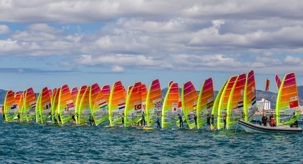 Pastor y Manchón, mejores españoles en el arranque del Campeonato de Europa de RS:X en Mallorca