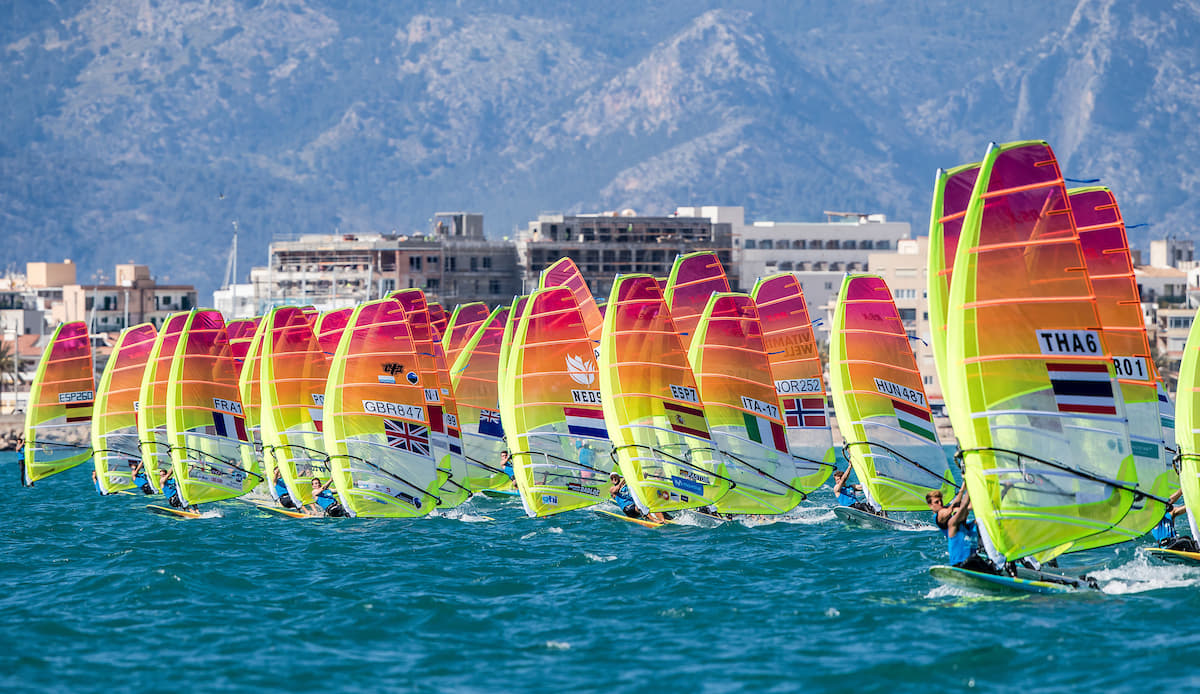 Pastor y Manchón continúan ascendiendo en el Campeonato de Europa de RS:X