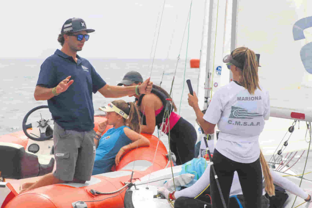 Entrenador de vela, una opción profesional
