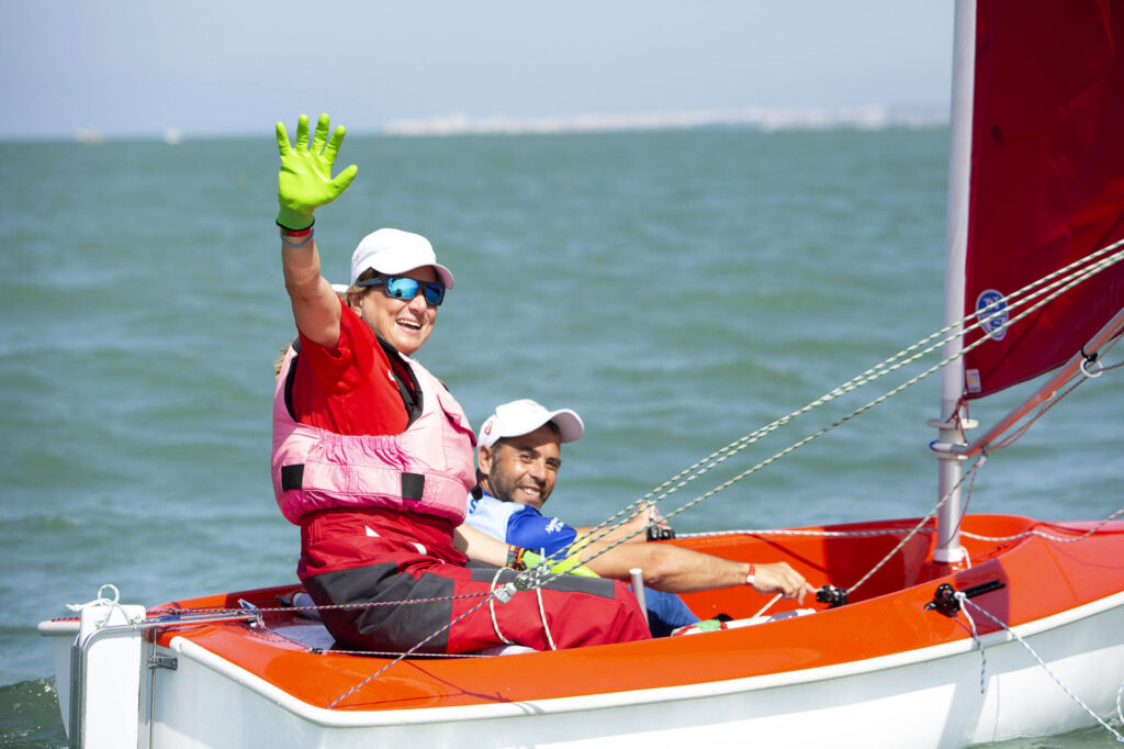 Violeta del Reino, campeona del mundo de vela adaptada