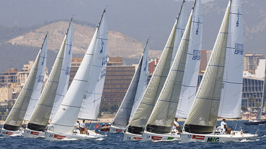 Una Copa, once coronas