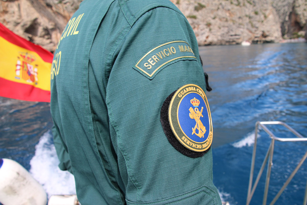 La Guardia Civil multa a 21 barcos en Ibiza y Formentera