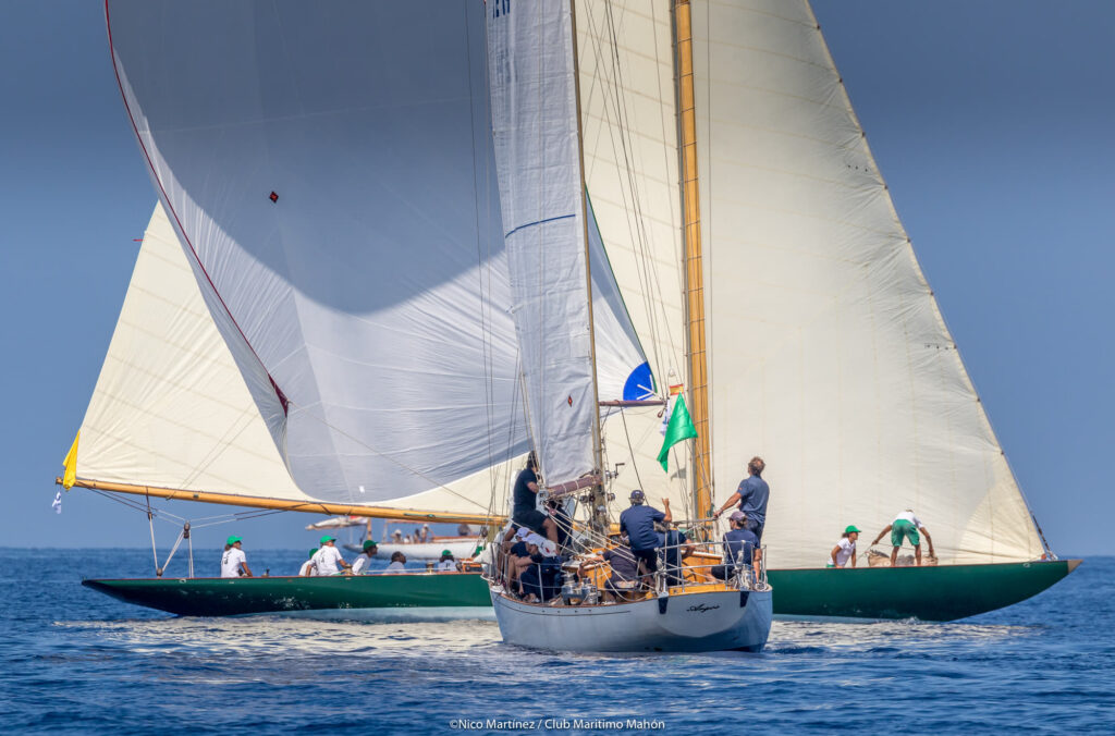 El clásico Argos, ganador absoluto de la Copa del Rey de Barcos de Época