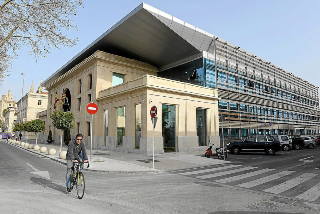 La APB guarda siete millones de euros públicos para pagar indemnizaciones