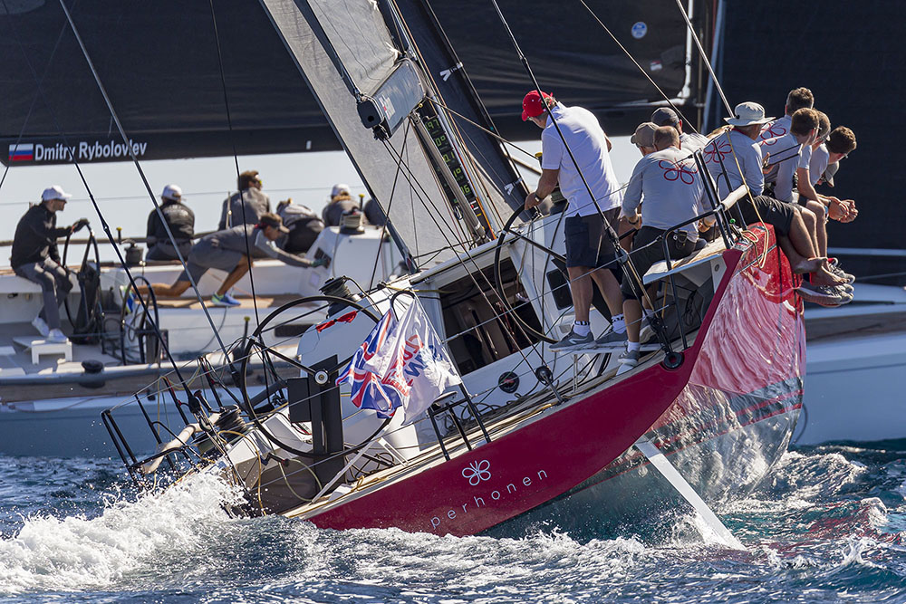 Aifos 500 se marca un primero y remonta diez puestos en el mundial de ClubSwan 50