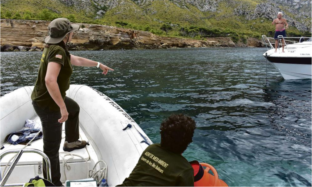 Menos salvadores y más sentido común