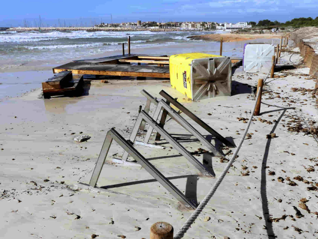 Es Trenc: hashtags y arrobas para una llamada de socorro