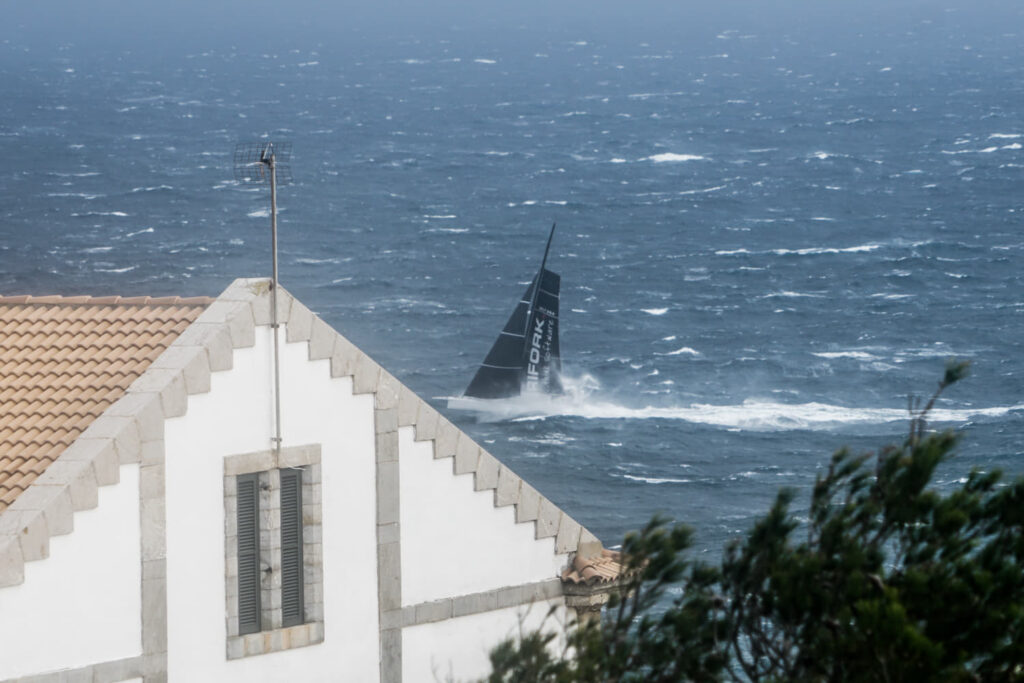 El Trifork destroza el récord de la vuelta a Mallorca: 13 horas, 15 minutos y 17 segundos