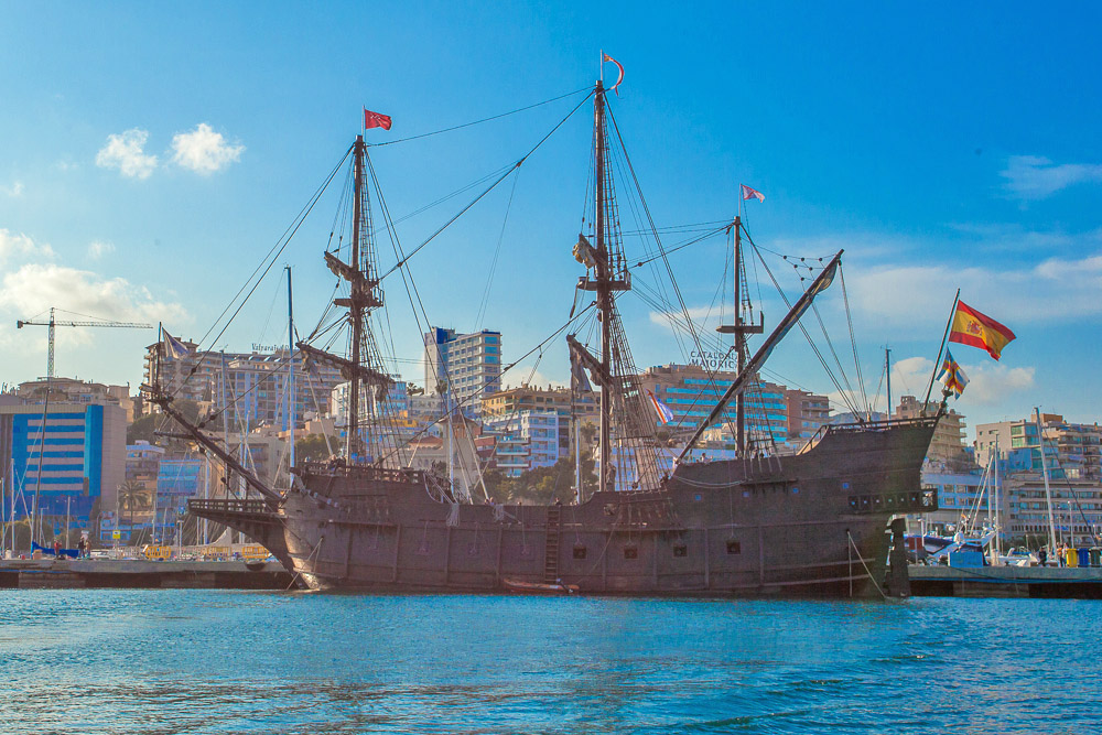 Un visitante ilustre amarra en el Club de Mar Mallorca