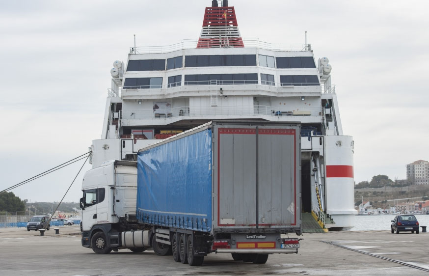 La apertura de los puertos de Baleares garantiza los suministros