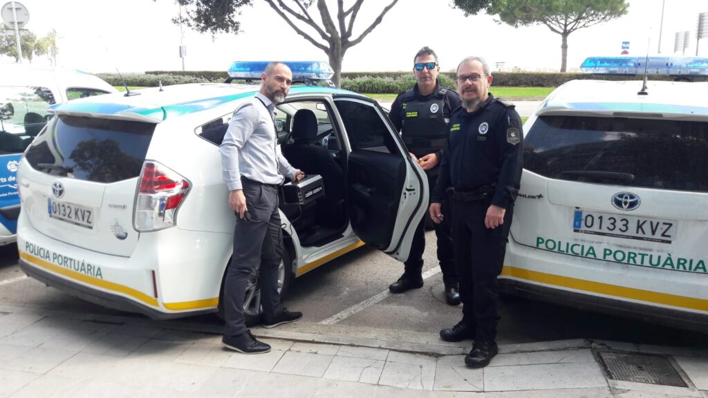 La APB desinfecta con ozono los vehículos de servicios portuarios