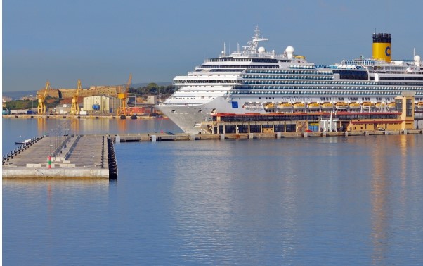 Las compañías de cruceros alargan la suspensión de sus viajes