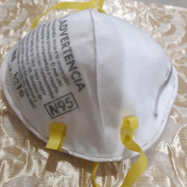 La APB distribuye mascarillas protectoras entre los trabajadores de los puertos