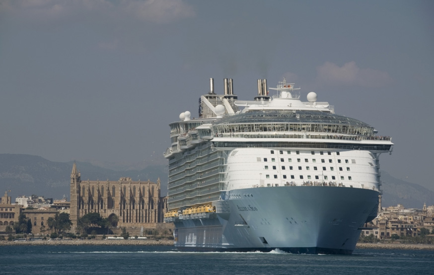 El coronavirus noquea a los cruceros