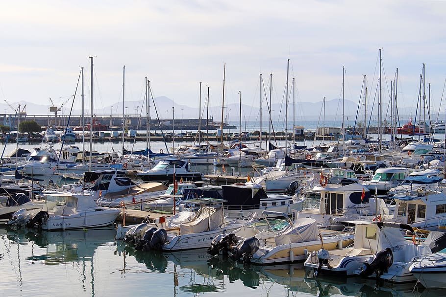 Los navegantes instan al sector a presentar propuestas al plan balear de puertos