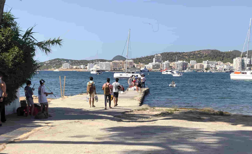 El chárter ilegal campa a sus anchas otro verano en Ibiza