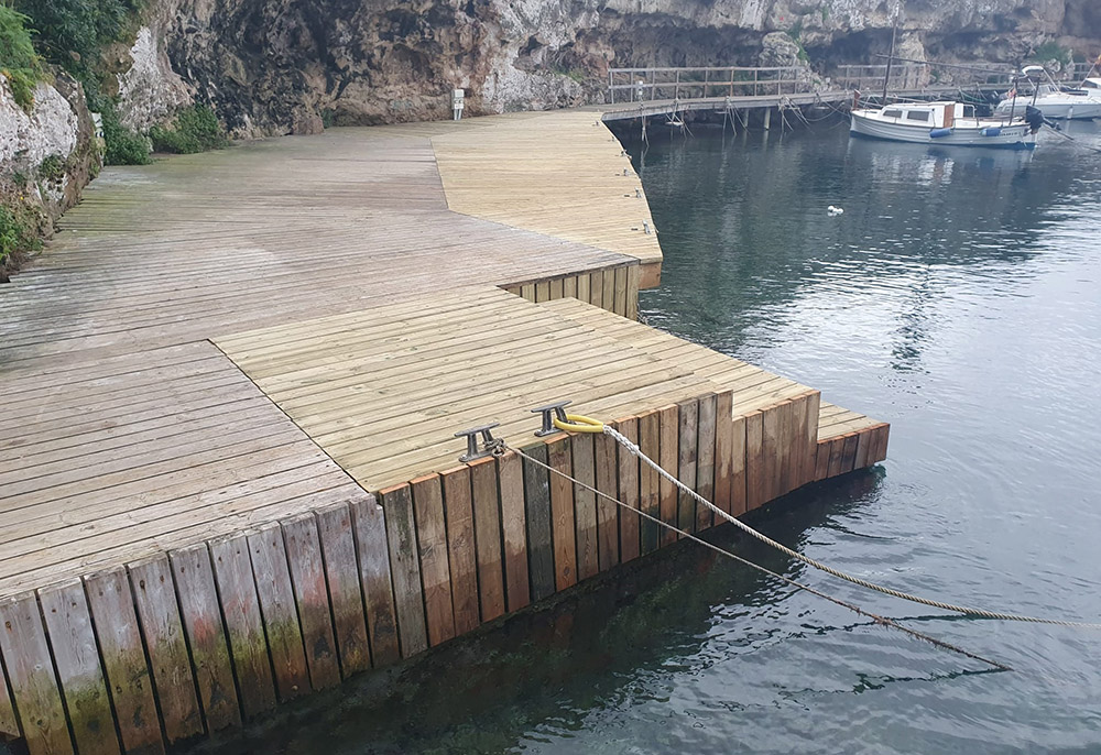 Finalizan las mejoras en el paseo de Cales Fonts en el puerto de Maó