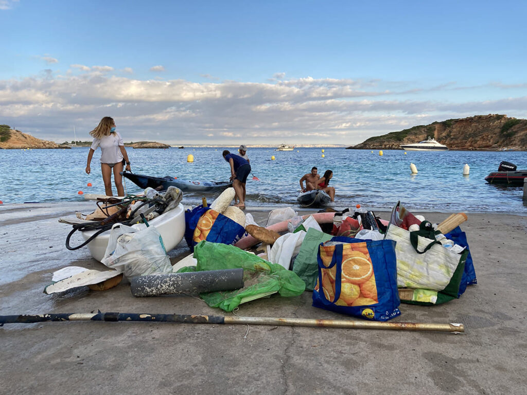 Puerto Portals recoge 350 kilos de plásticos durante el verano