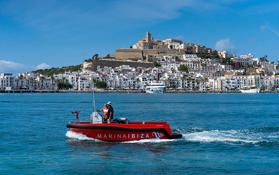 Marina Ibiza adquiere una embarcación para emergencias
