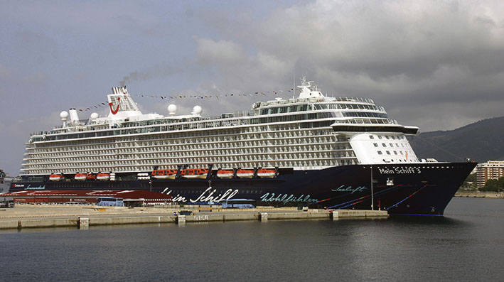 Canarias lidera la vuelta de los cruceros en España