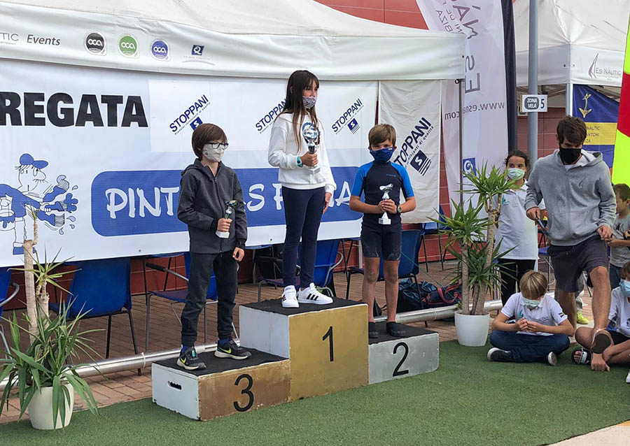 Joan López domina en el Trofeo Pinturas Fiona Stoppani de Optimist