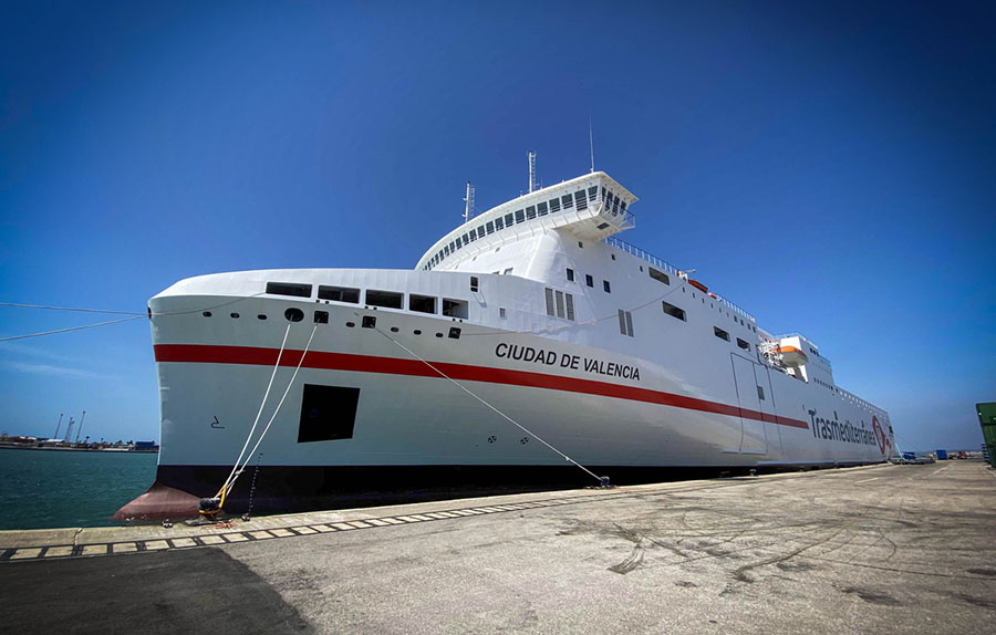 Trasmediterránea admite que está renegociando sus deudas millonarias