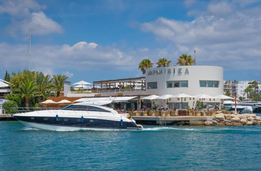 Marina Ibiza colabora con Kick Out Plastic