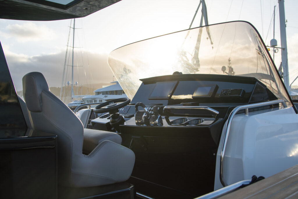 AENIB analiza la modificación del pliego de reparación de la APB