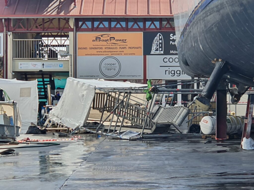 Rachas de 70 nudos provocan graves daños en el puerto de Palma