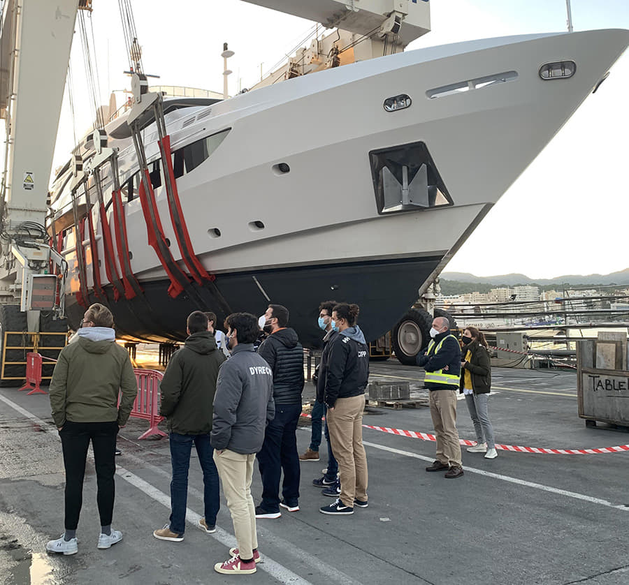 Los alumnos del máster de náutica de la UIB visitan STP