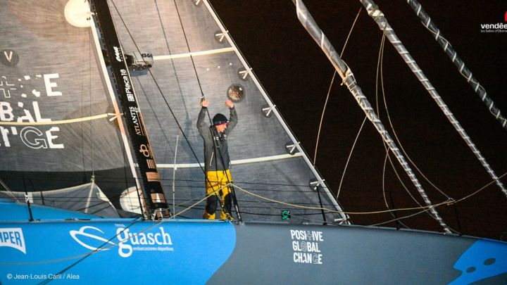 Didac Costa hace historia al completar su segunda vuelta al mundo en solitario