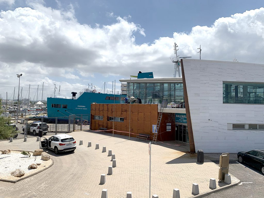 El Govern ratifica la moratoria a los ferrys en el puerto de Sant Antoni