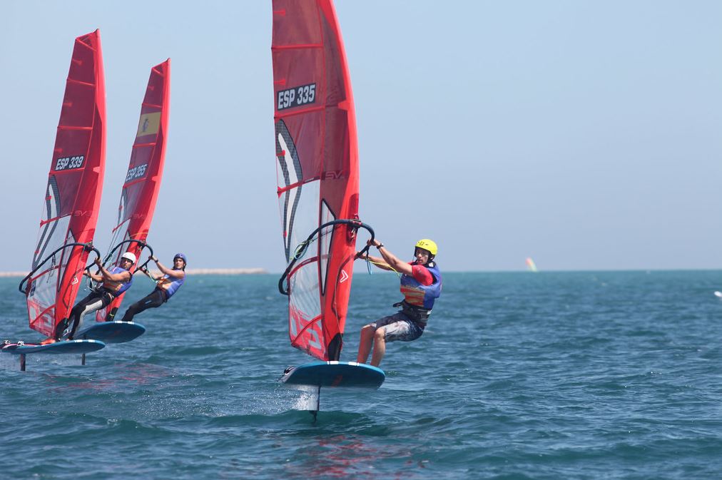 Baleares coloca a 8 regatistas en el Top 10 nacional de IQFoil