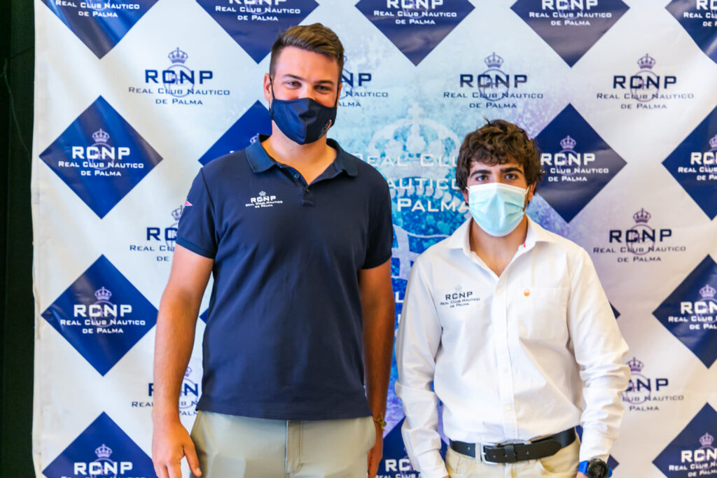 Homenaje del RCNP a los olímpicos Cardona y Castaño