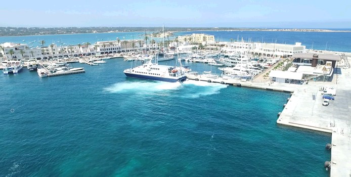 Aumenta el control del tráfico marítimo en el puerto de La Savina