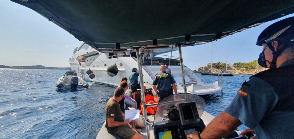 Govern y Guardia Civil se ponen serios con el charter ilegal