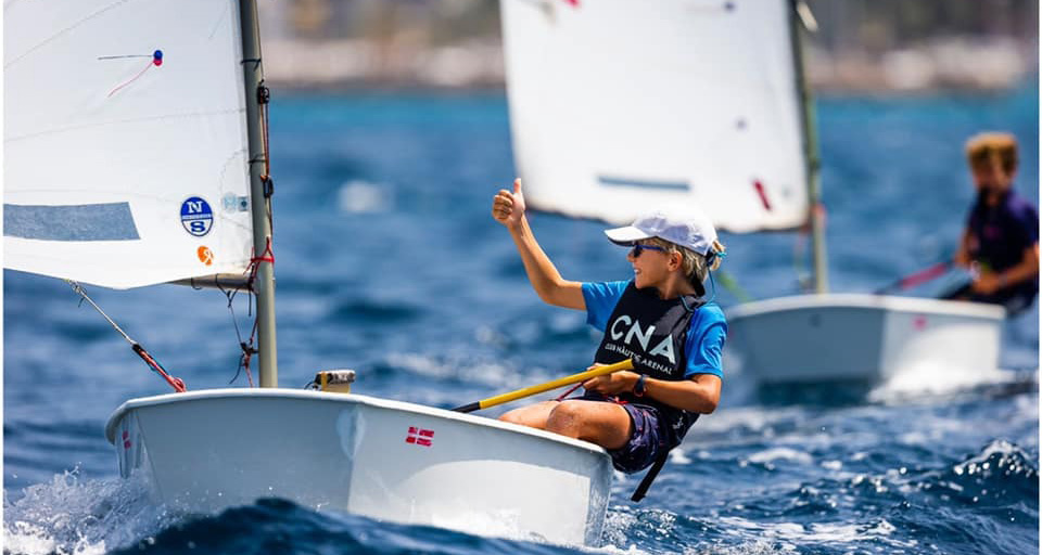 Más de 400 regatistas en el Gran Día de la Vela del Arenal