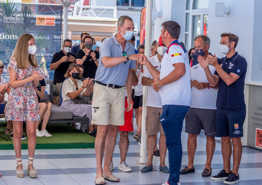 La Familia Real se suma al homenaje del medallista olímpico Joan Cardona